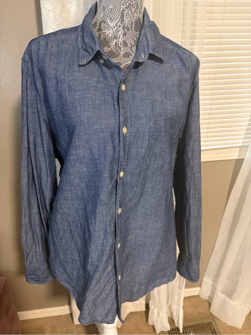 American Eagle Outfitters Indigo Blue Chambray Button-Down Shirt, size XL